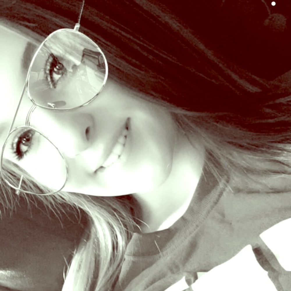 Meet your Posher, Avery